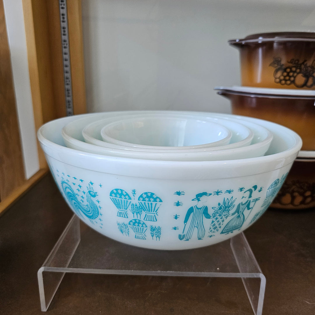 (4) Pyrex Amish Butterprint Mixing Bowls