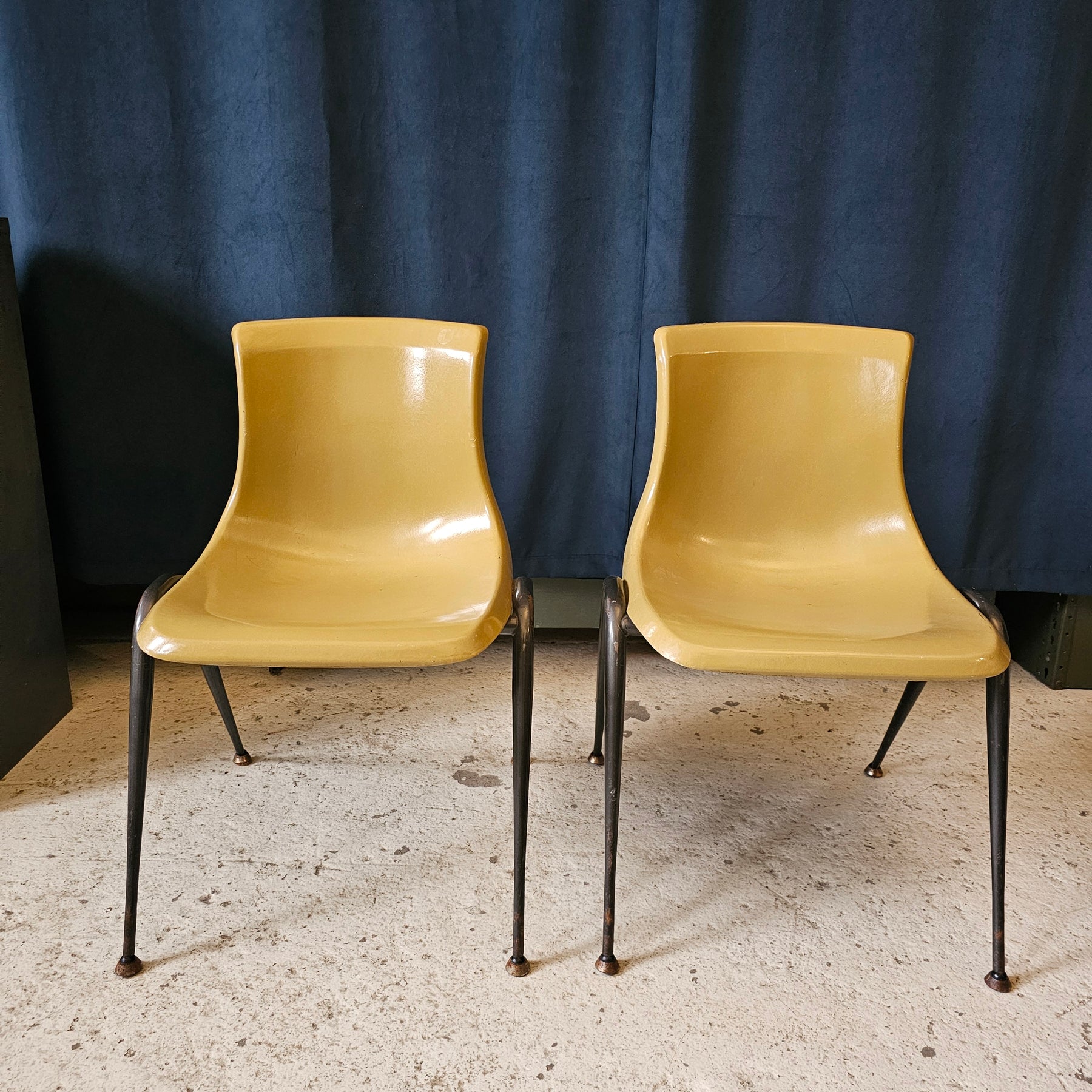 Vintage fiberglass online chairs