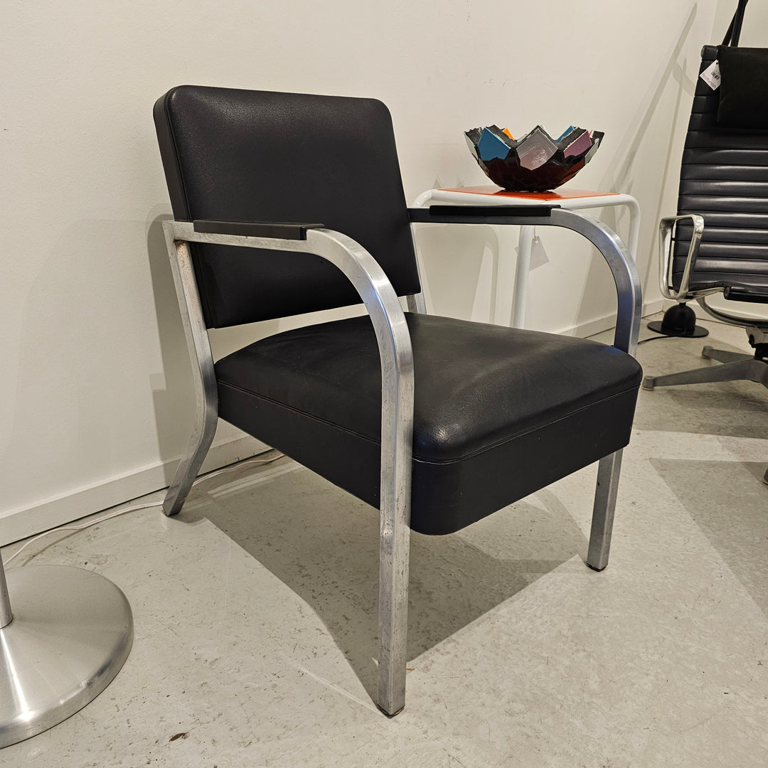 Vintage Royal Metal Armchair – findfurnish