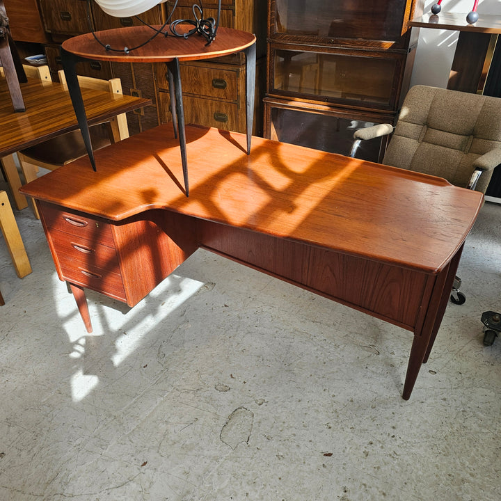 Boomerang Desk by Göran Strand for Lelångs Möbelfabrik