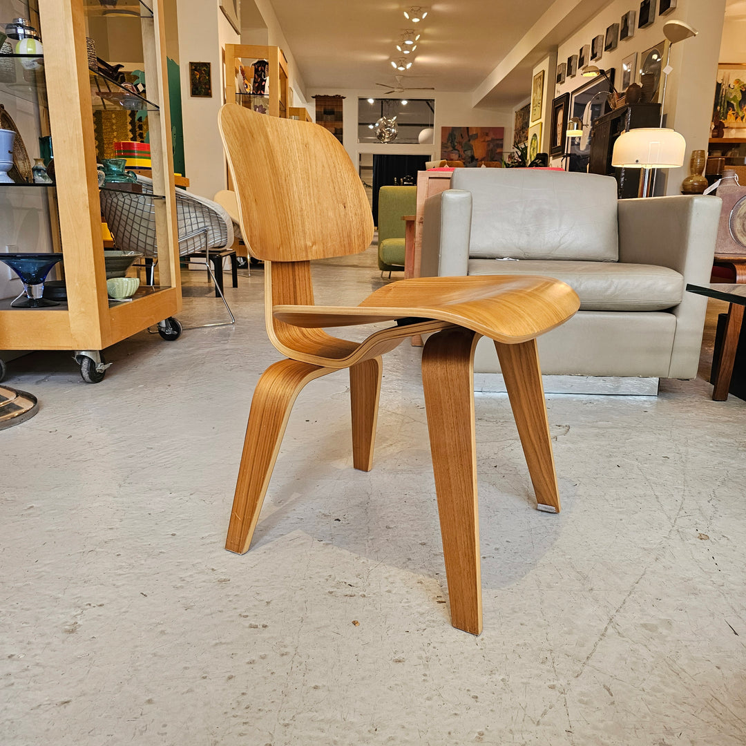 Eames DCW Plywood Chair