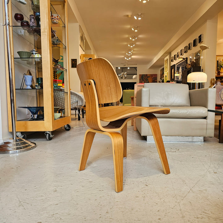 Eames DCW Plywood Chair