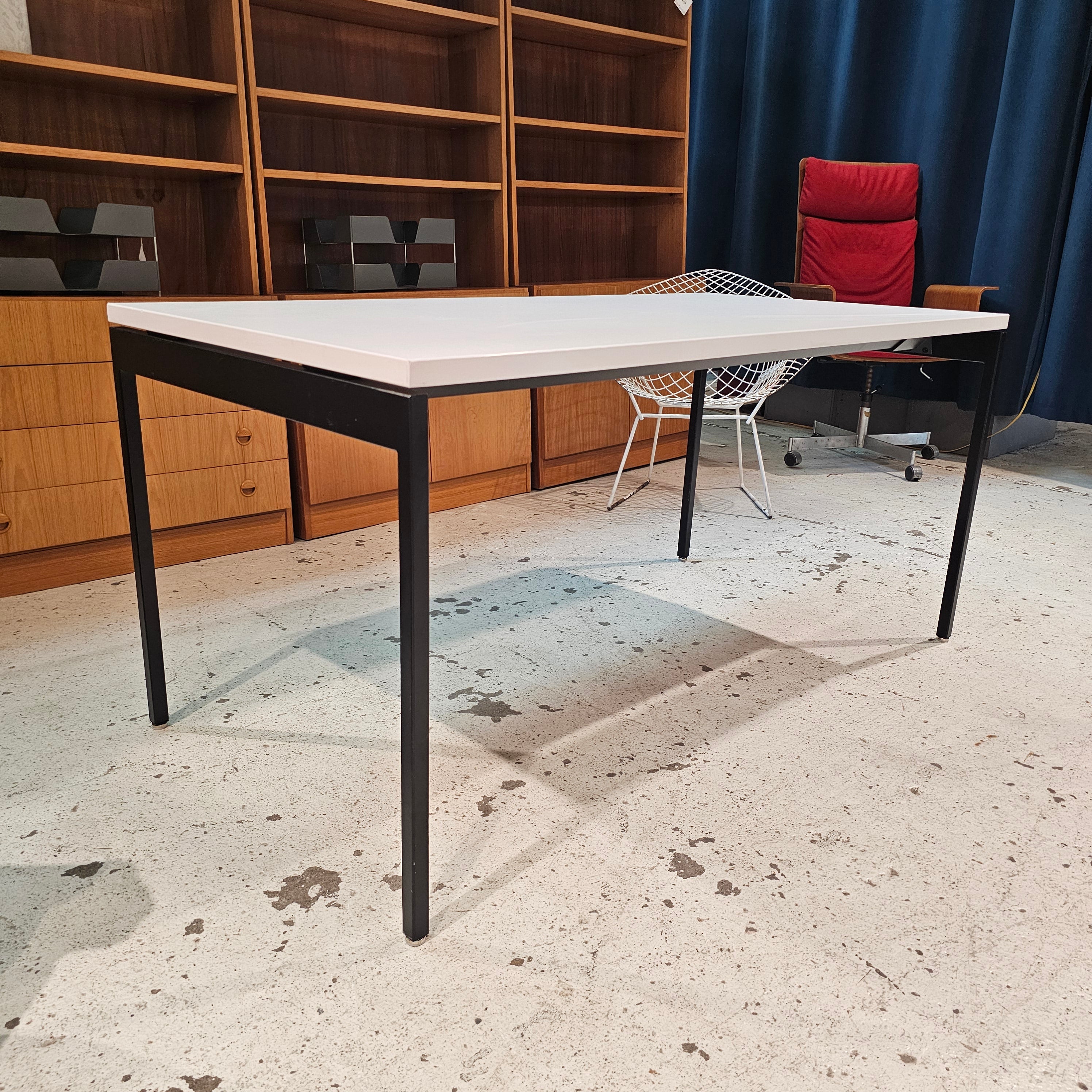 Knoll Antenna Desk Computer Table - Thumbnail 5