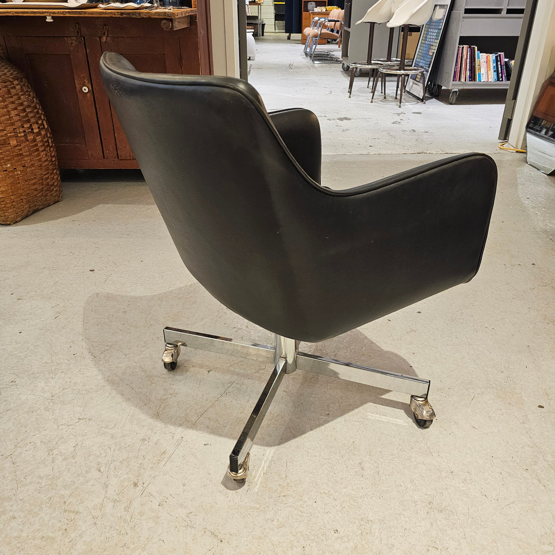 Jansko Black Vinyl Bucket Chair