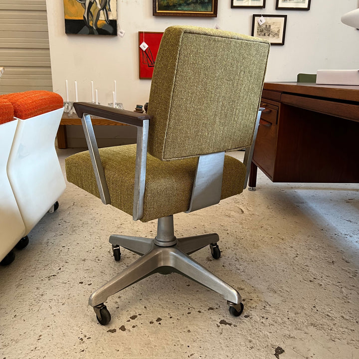 Goodform Reupholstered 300-Series Aluminum Swivel Chair