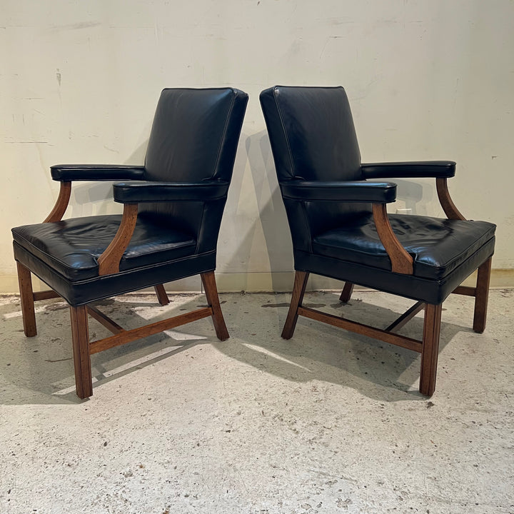 Classic DoMore Black Leather & Walnut Armchair