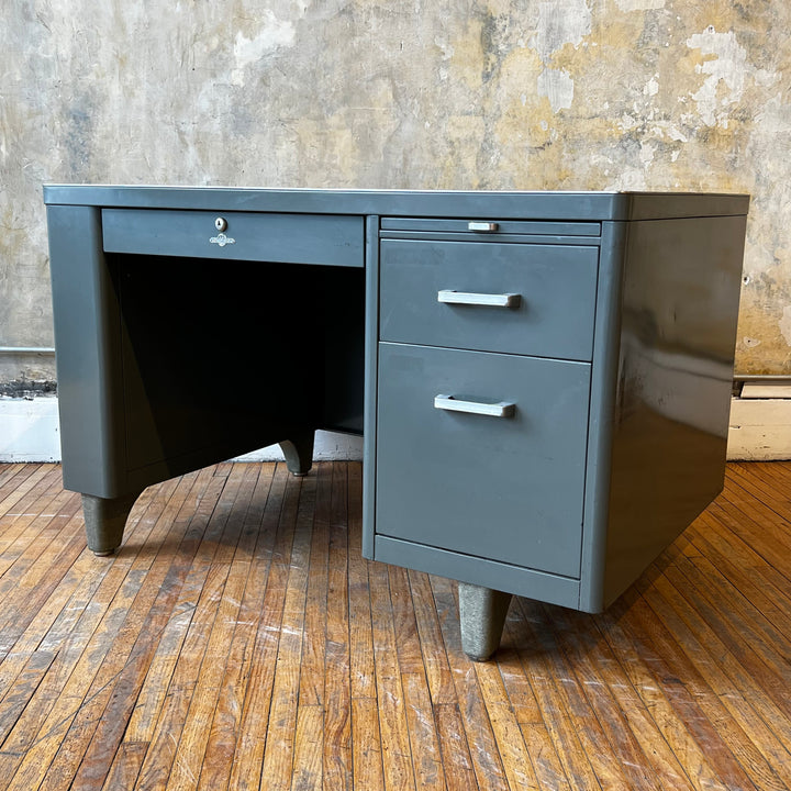 Globe Wernicke “Streamliner” Single Pedestal Tanker Desk