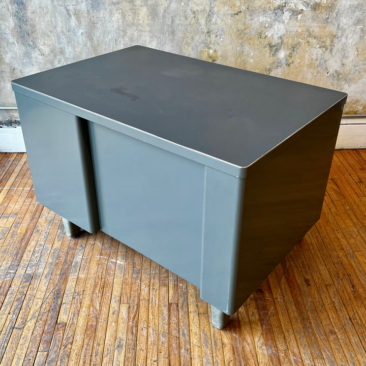 Globe Wernicke “Streamliner” Single Pedestal Tanker Desk