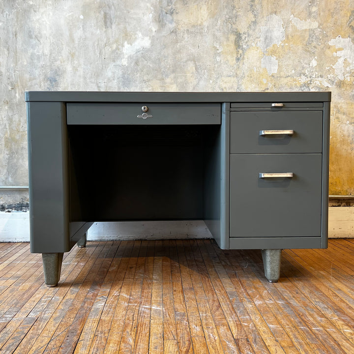 Globe Wernicke “Streamliner” Single Pedestal Tanker Desk